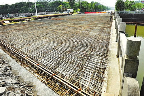 25万级插混SUV天花板之战：吉利银河M9凭何以17万价格碾压40万体验？